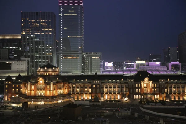 akşam Tokyo İstasyonu