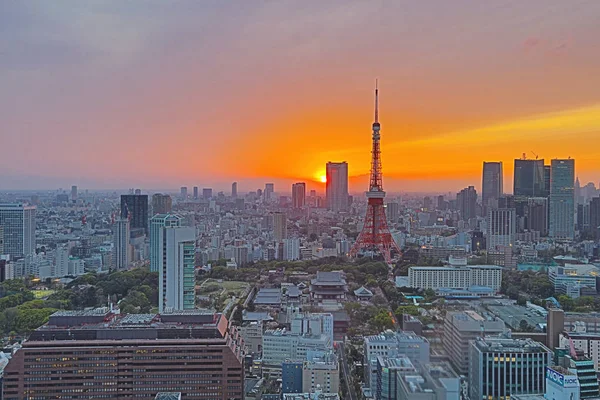 Dünya Ticaret Merkezi'nden görüldüğü gibi Güney Tokyo siluetinin