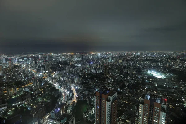 Un disparo desde uno de los edificios de gran altura en Tokio — Foto de Stock