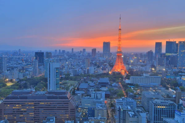 Dünya Ticaret Merkezi'nden görüldüğü gibi Güney Tokyo siluetinin