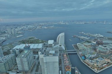 Yokohama Minatomirai alanının gece sahne