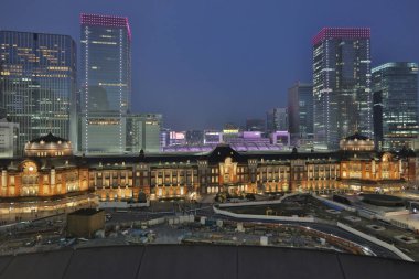 akşam Tokyo İstasyonu