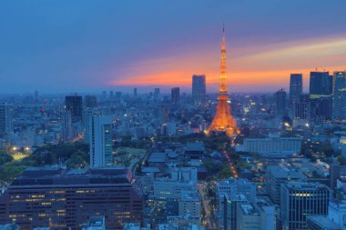 Dünya Ticaret Merkezi'nden görüldüğü gibi Güney Tokyo siluetinin