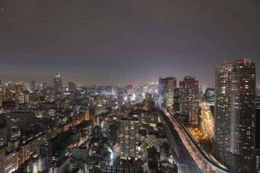 Dünya Ticaret Merkezi'nden görüldüğü gibi Güney Tokyo siluetinin