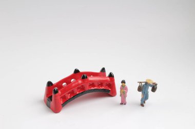 gemide Asya rakam ile kırmızı brige