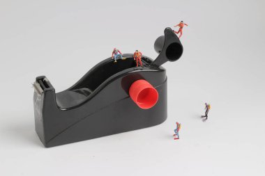 komik dünya üzerinde küçük bir deniz dalgıç kadeh