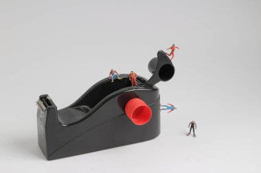 komik dünya üzerinde küçük bir deniz dalgıç kadeh