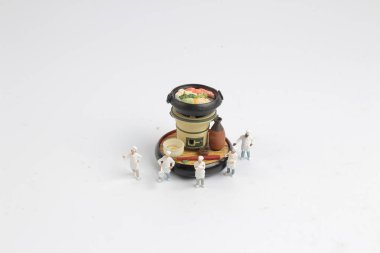 Min aşçı şekil Sukiyaki pot ile