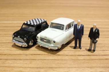 insanlar ve araba min rakamlar 