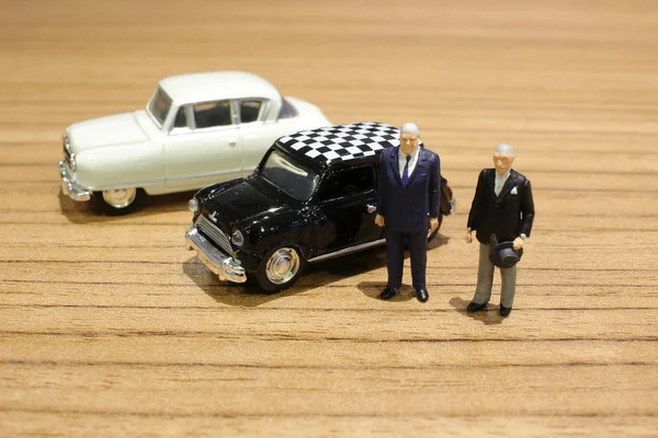 insanlar ve araba min rakamlar 