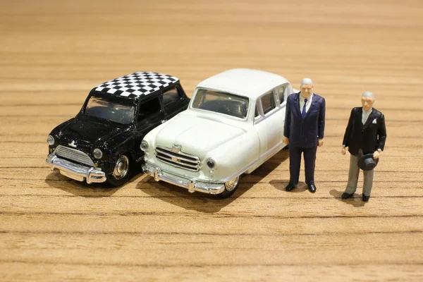 insanlar ve araba min rakamlar 