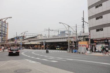  yoğun Pazar cadde boyunca Yamanote 
