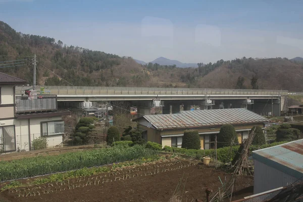 中央線特急電車で田舎の日本観 — ストック写真