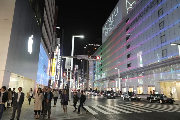  2016 geceleri, Ginza sokak görünümü