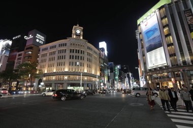  Tokyo Ginza kavşak geceleri.