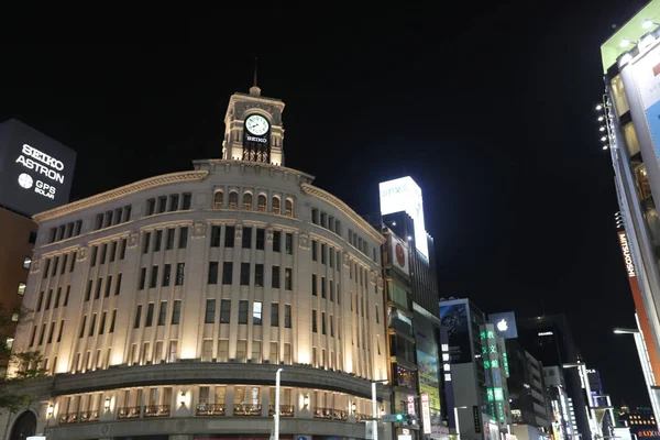Ginza crossroad at night in Tokyo. — Stock Photo, Image