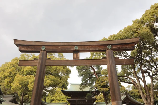 Torii de Meiji-jingu em Tóquio, Japão . — Fotografia de Stock