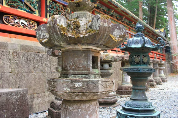 Grandes faroles de piedra en Nikko (cerca de Tokio ) — Foto de Stock