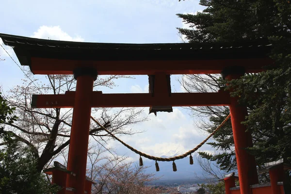 Brána do schodiště chureito pagoda — Stock fotografie