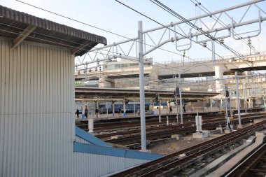  Metro, Japonya istasyonda tren