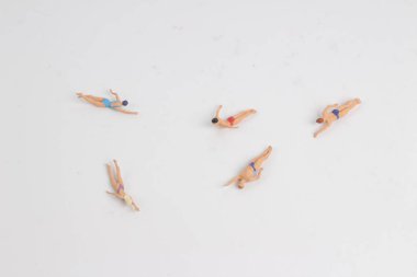 denizin içinde oyuncak alay