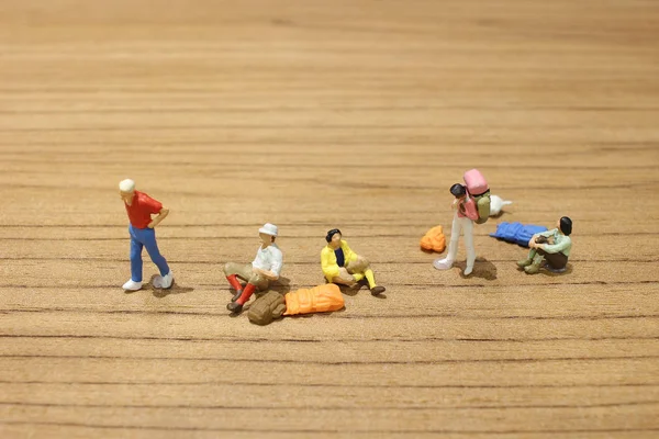 Group Mini traveler figures with luggages — Stock Photo, Image