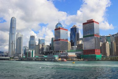 Orta Victoria limandan görüldüğü bölgede manzarası.