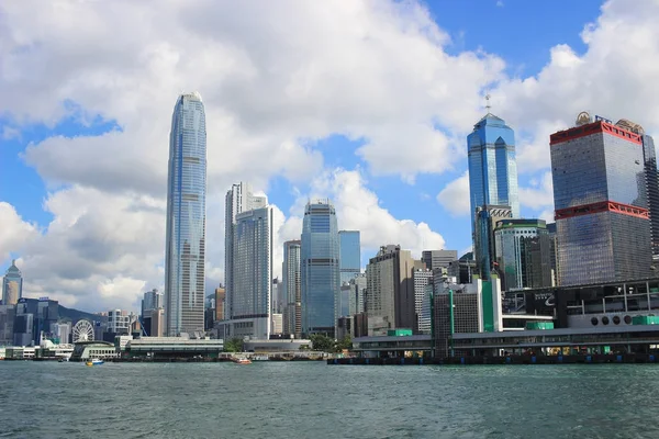 Skyline at Central District as seen from Victoria harbor. — Stock Photo, Image