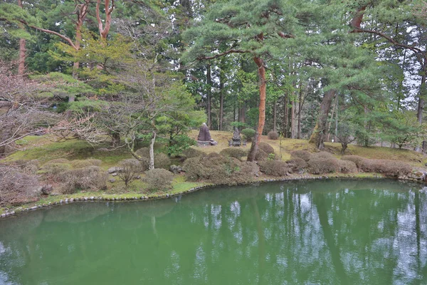 sanbutsu Tapınağı'nda Bahçe