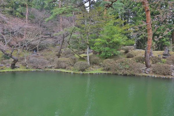 sanbutsu Tapınağı'nda Bahçe