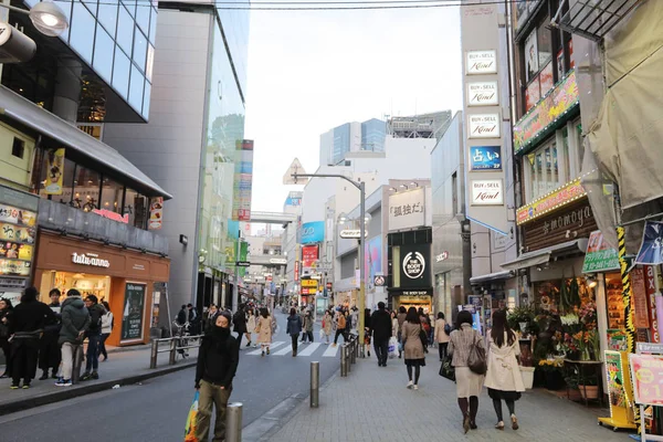 Shibuya è la famosa zona dello shopping — Foto Stock