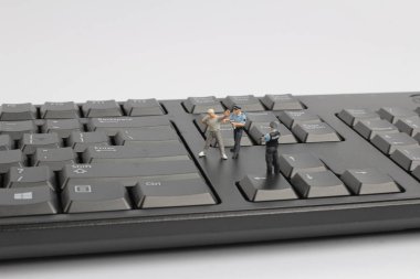 Bir hırsız bilgisayar suç kavramı polis yakaladı