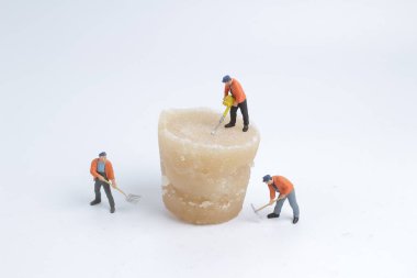 buz doğa işçilerle min.