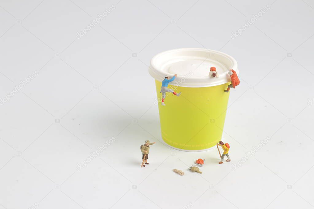 fun of figure climb the paper cup