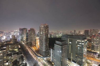 Dünya Ticaret Merkezi'nden görüldüğü gibi Güney Tokyo siluetinin