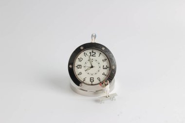  Çalışan min rakam stand üzerinde merdiven silmek için 