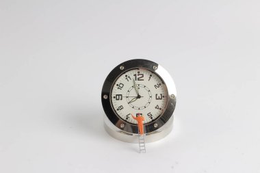  Çalışan min rakam stand üzerinde merdiven silmek için 