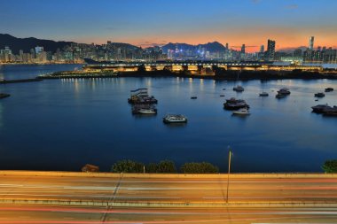 Kwun tong hong kong gece görünümü ile bypass