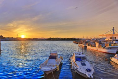Hakodate Bay liman gün batımında 