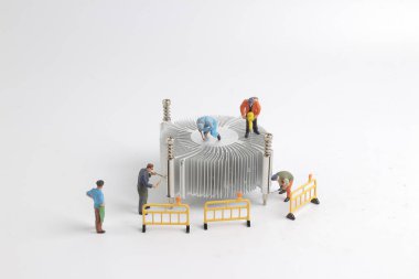 devre tamir mühendislerden oluşan ekip figürü