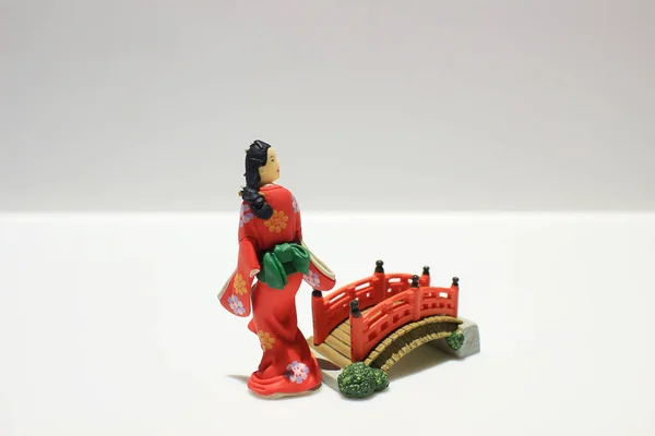 Modelo de la figura de estilo japonés en el tablero — Foto de Stock