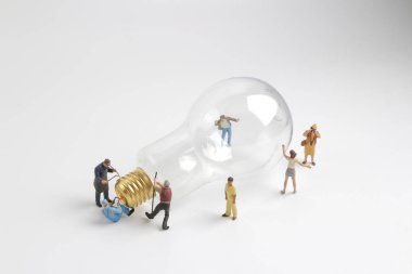 şekil bir ampul üzerinde çalışma grubu 