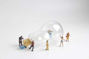 şekil bir ampul üzerinde çalışma grubu 