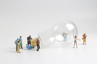 şekil bir ampul üzerinde çalışma grubu 