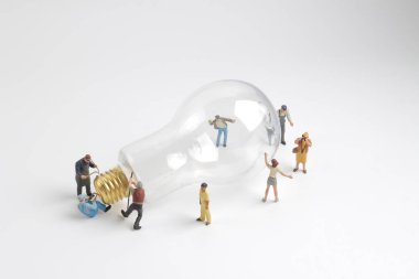 şekil bir ampul üzerinde çalışma grubu 