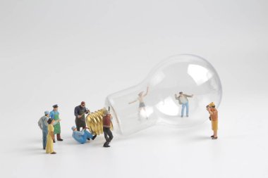 şekil bir ampul üzerinde çalışma grubu 