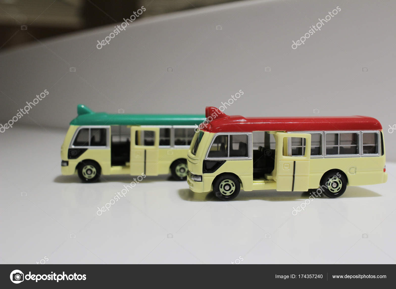 mini toy bus