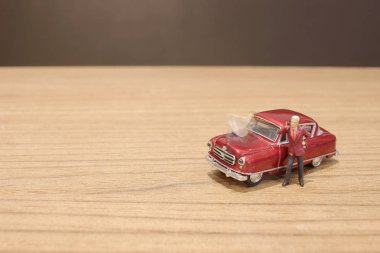 bir insan ve araba bir dk rakamlar