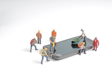 Mobil, seçici odak üstünde çalışan insanlar