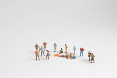 Mini geri packer ve turist insanlar